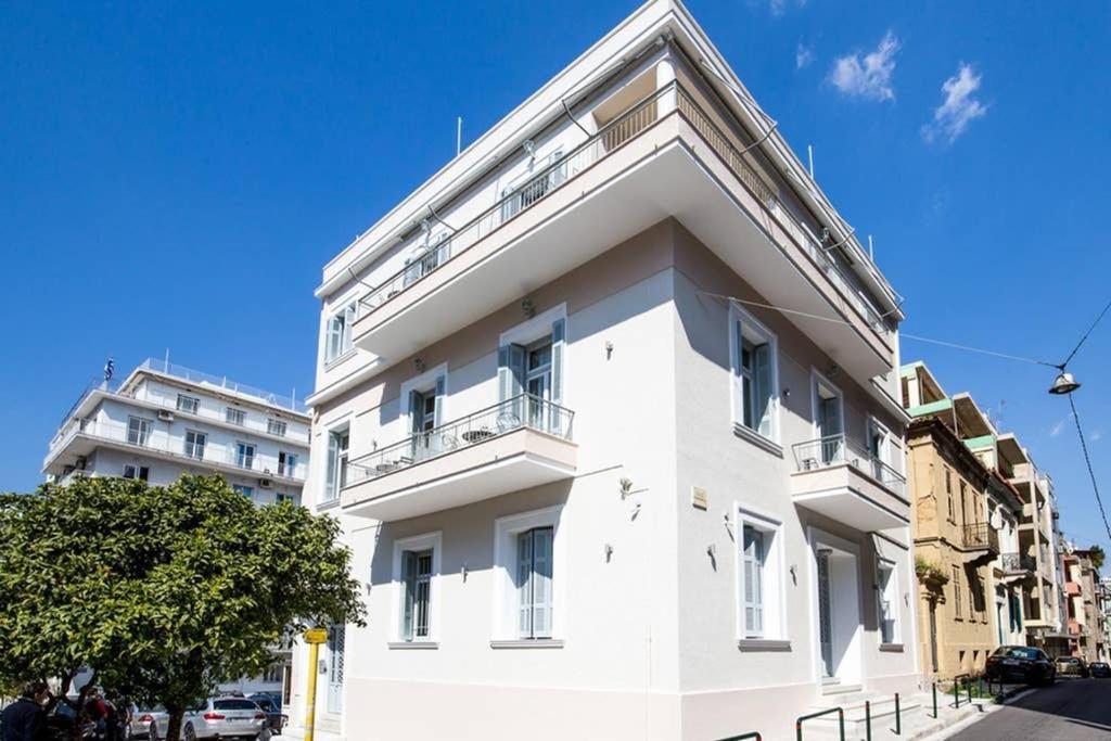 Neoclassical Apartment With 3 Bedrooms In Pireu Exterior foto