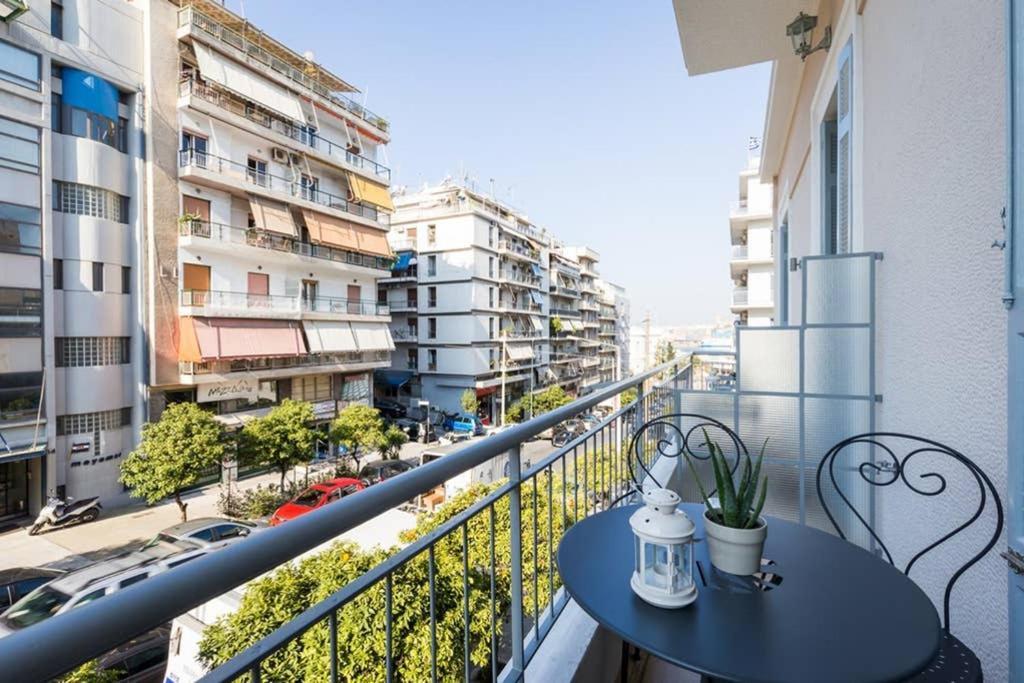 Neoclassical Apartment With 3 Bedrooms In Pireu Exterior foto